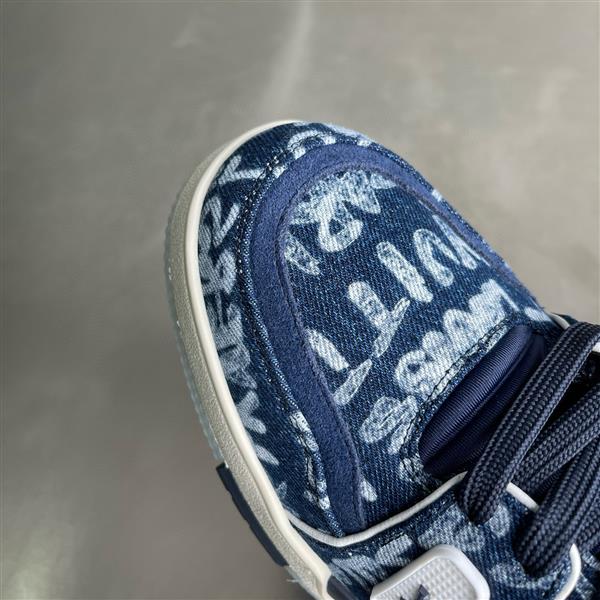 20251128154046997 390